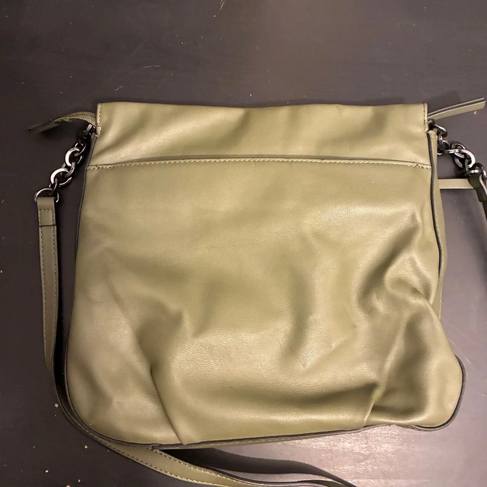 Simply Vera Vera Wang Olive Green Chevron Quilted Crossbody Bag Gunmetal Pattern